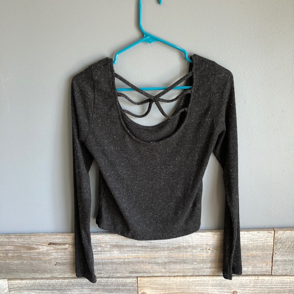 Long sleeve crop